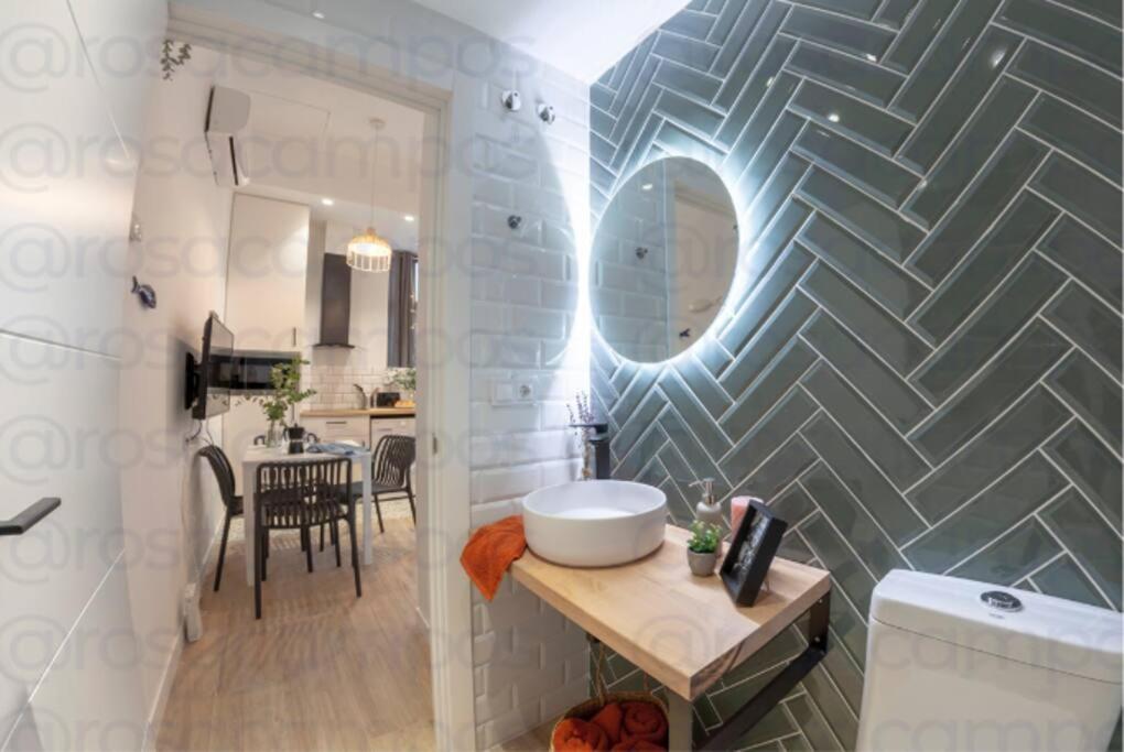 Al5 Seaside Bliss-stylish Loft Steps From Malvarrosa Apartment *
